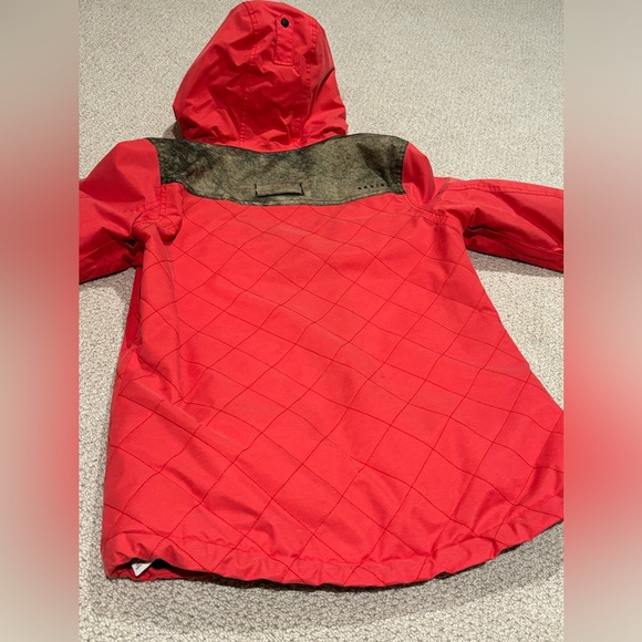 Oakley Women’s Snowboarding Jacket - Picture 3 of 13